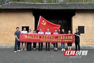 官方：曼联20岁前锋梅希亚以永久转会的方式加盟塞维利亚